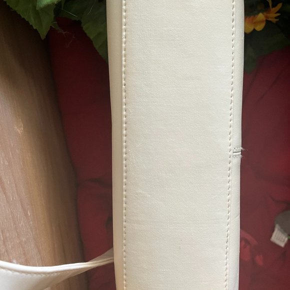 Diamicci Leather Crossbody Bag Organizer NWT - Picture 4 of 10